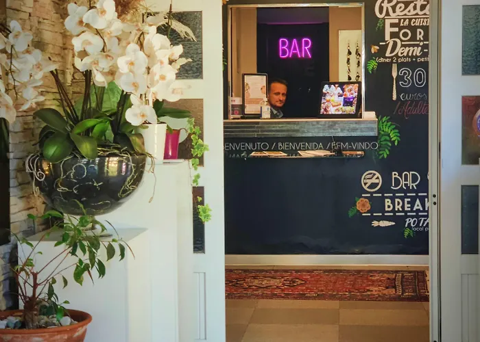 Sud Restaurant 酒店 2*