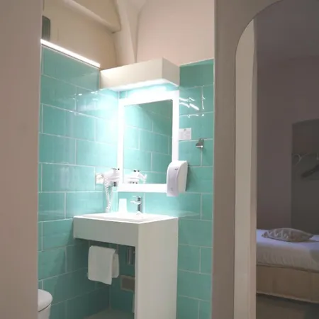 فندق Sud Restaurant 2*