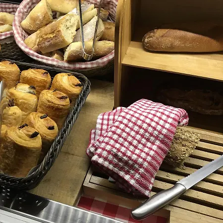 Sud Restaurant 2* باستيا